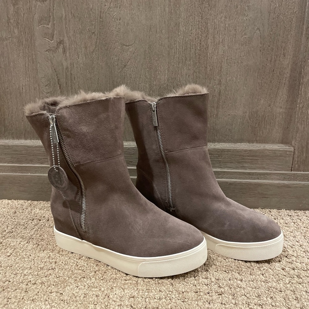 J Slides Fur Booties